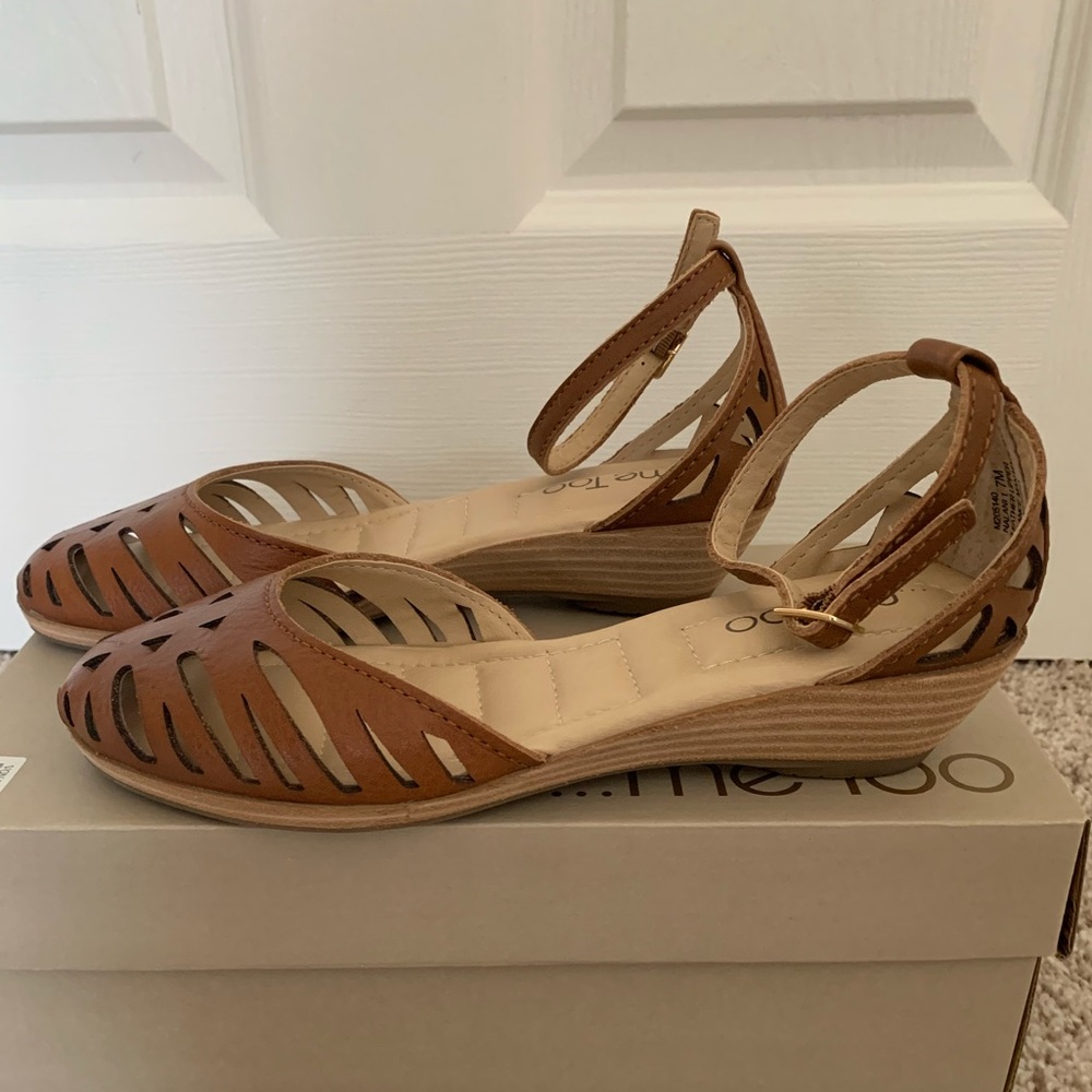 Me Too sandal size 7